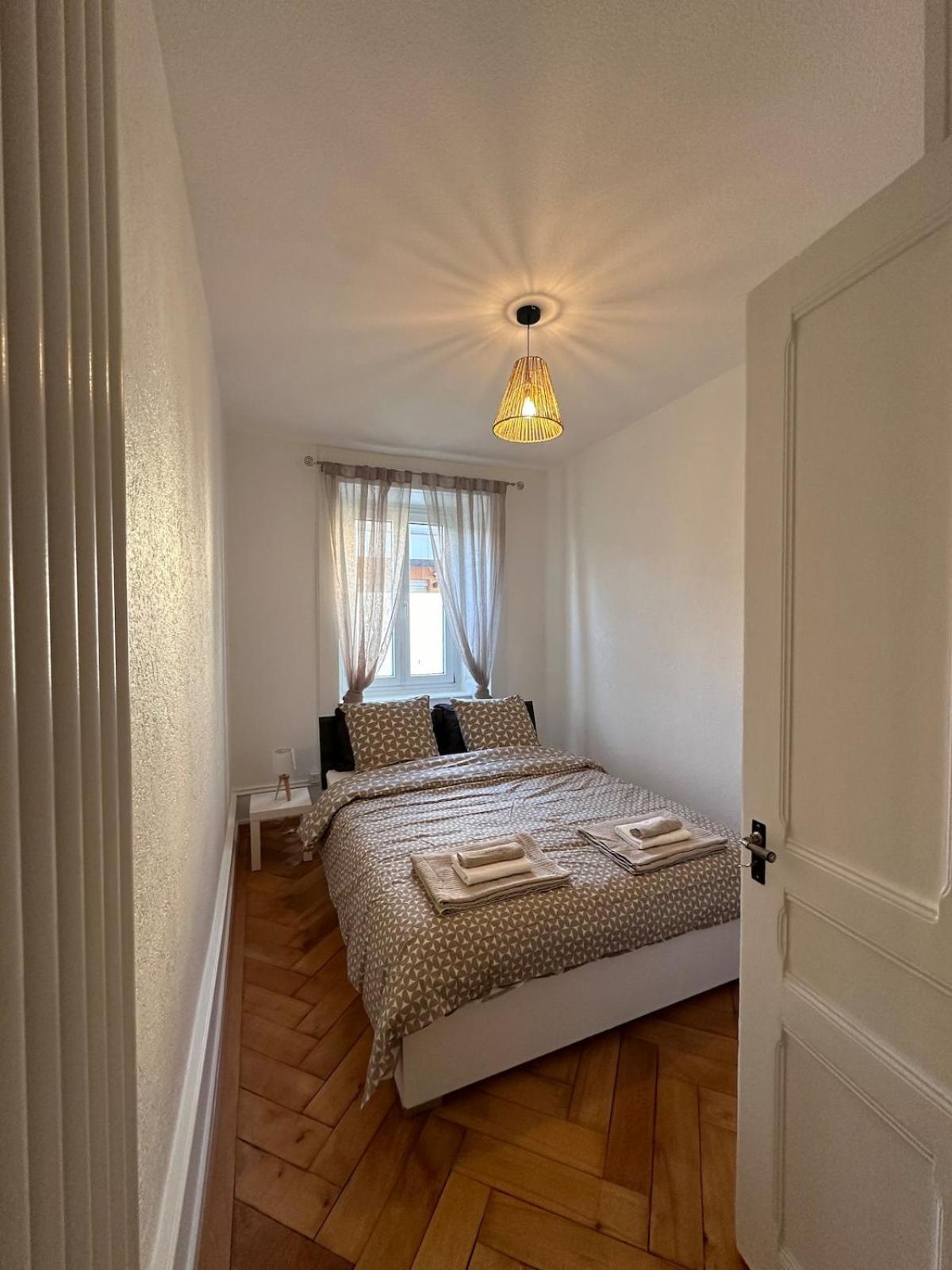 Heure Cosy Apartment La Chaux De Fonds Bagian luar foto